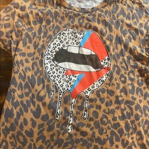 Leopard shirt with lips